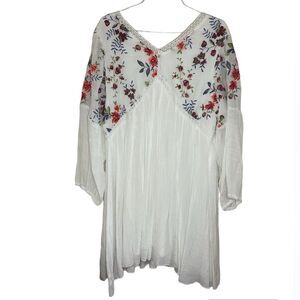 Avenue Boho Top Floral Embroidered V Neck Flowy Bohemian Casual Plus Size 22/24